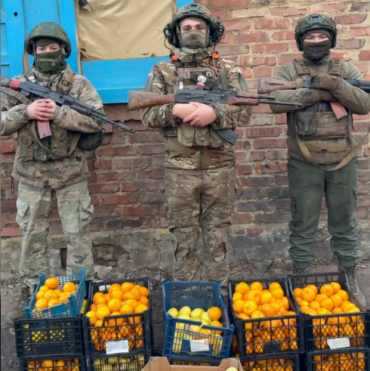 Подарок к празднику: новогодние фрукты прямо на передовую СВО!