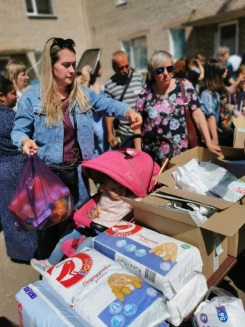 гуманитарная помощь в Луганске