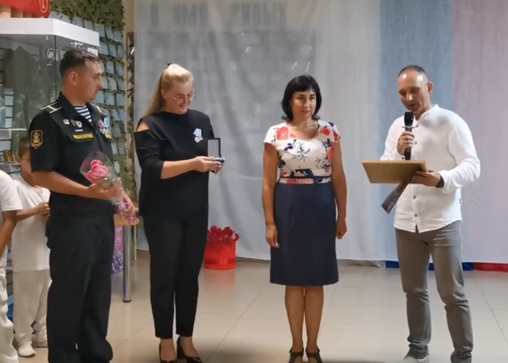 Передача Памятного Наградного Жетона героя СВО капитана Лебедева М.А..png