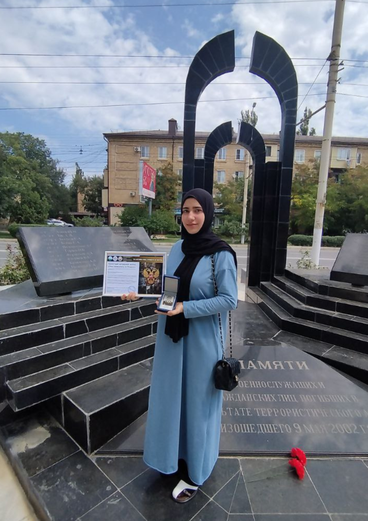 Передача Памятного Наградного Жетона гвардии лейтенанта Магомедова М.М. (2)