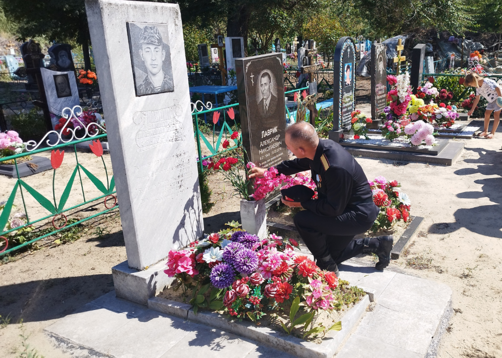 Передача Памятного Наградного Жетона Гвардии Матроса Лаврик В.А. (3)