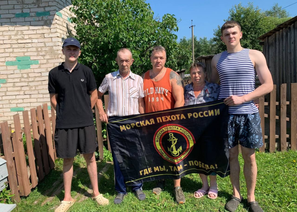 Передача Памятного Наградного Жетона героя Контртеррористической операции на территории Чеченской Республики матроса Смирнова А.В.